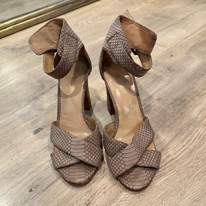 EUC Nine West Nikki Angle Nude Wedges 7M